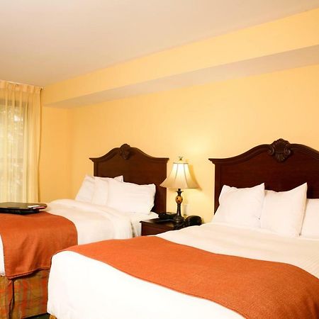 Main Street Inn بلاكسبورغ المظهر الخارجي الصورة