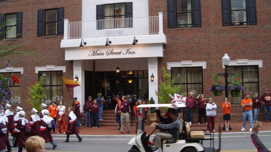 Main Street Inn بلاكسبورغ المظهر الخارجي الصورة